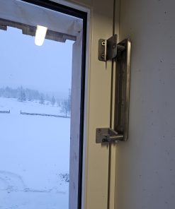 Alternative view of Fjøsvindu i Tre med Rullekant (kan løftes ut)